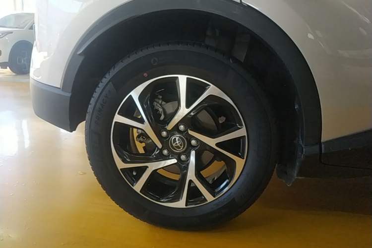 Used Toyota C-HR 2020 2.0L Leading Edition Right Rear Wheel Hub
