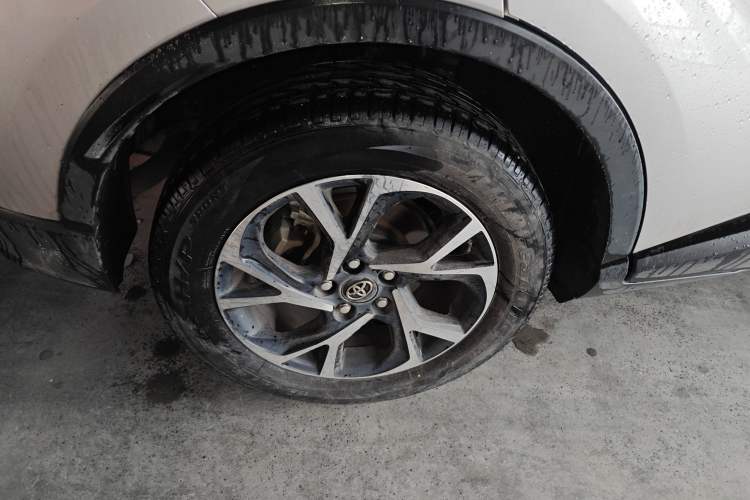 Used Toyota C-HR 2020 2.0L Luxury Edition Right Rear Wheel Hub