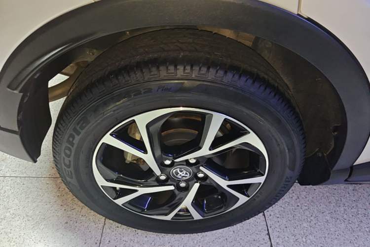 Used Toyota C-HR 2020 2.0L Leading Edition Right Rear Wheel Hub