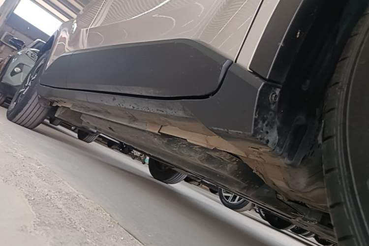 Used Toyota C-HR 2020 2.0L Leading Edition Right Side Sill