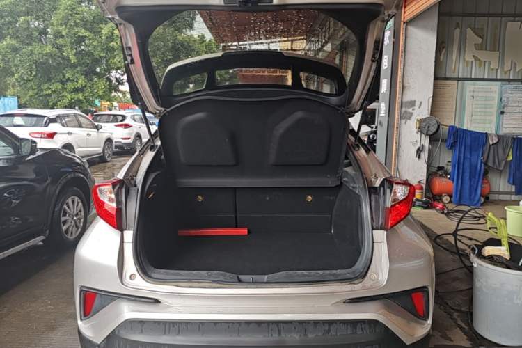 Used Toyota C-HR 2020 2.0L Leading Edition Trunk
