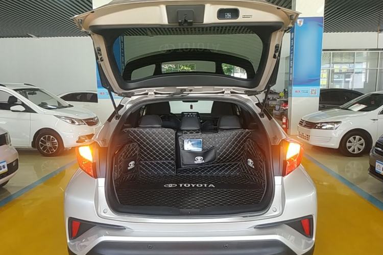 Used Toyota C-HR 2020 2.0L Leading Edition Trunk