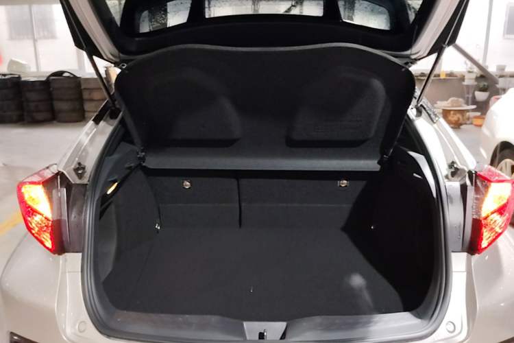 Used Toyota C-HR 2020 2.0L Leading Edition Trunk