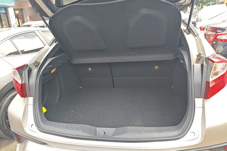 Used Toyota C-HR 2020 2.0L Leading Edition Trunk