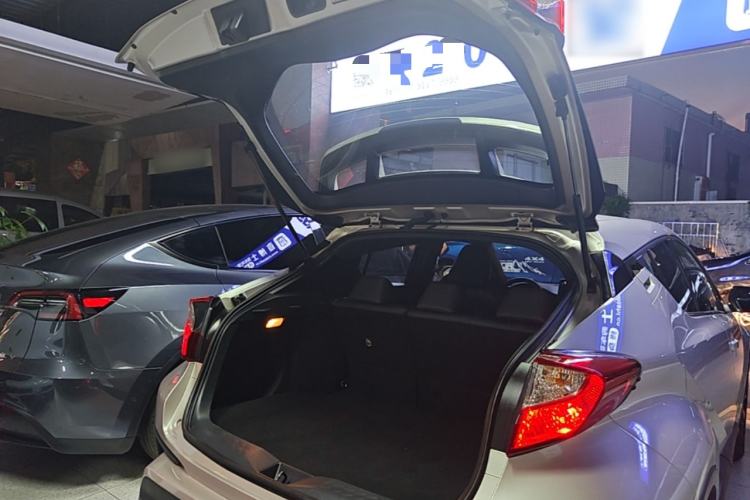 Used Toyota C-HR 2020 2.0L Leading Edition Trunk