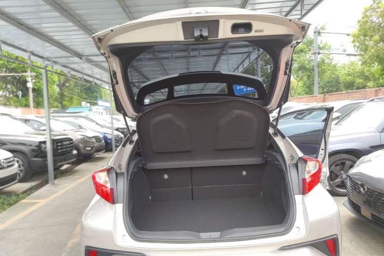 Used Toyota C-HR 2020 2.0L Leading Edition Trunk
