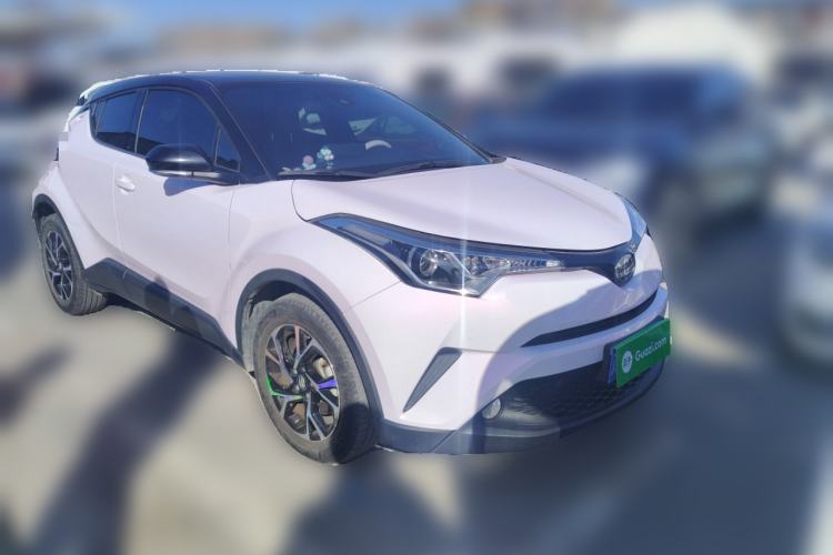 Used Toyota C-HR 2020 2.0L Leading Edition Front Right 45 Deg