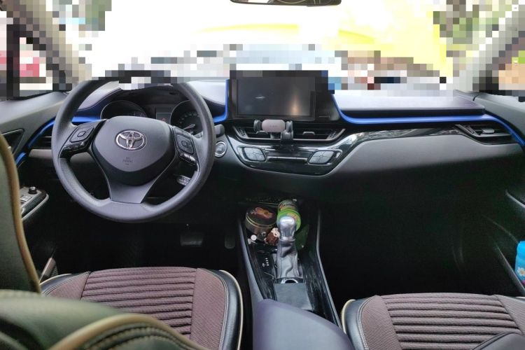 Used Toyota C-HR 2020 2.0L Comfort Edition Center Console