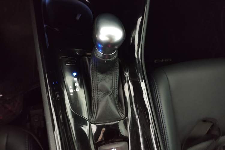 Used Toyota C-HR 2020 2.0L Leading Edition Gear Lever
