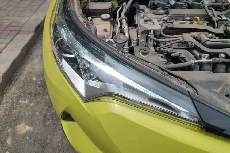 Used Toyota C-HR 2020 2.0L Comfort Edition Right Front Headlight
