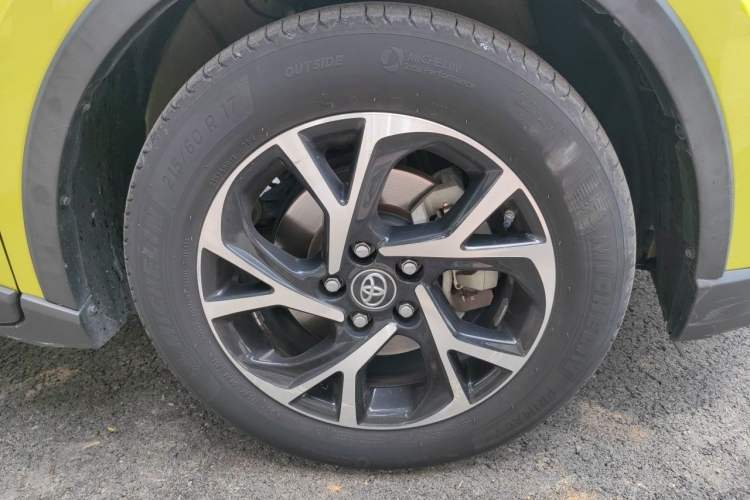 Used Toyota C-HR 2020 2.0L Comfort Edition Right Front Wheel Hub