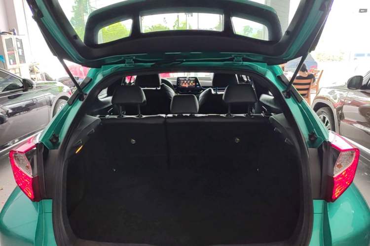 Used Toyota C-HR 2020 2.0L Leading Edition Trunk