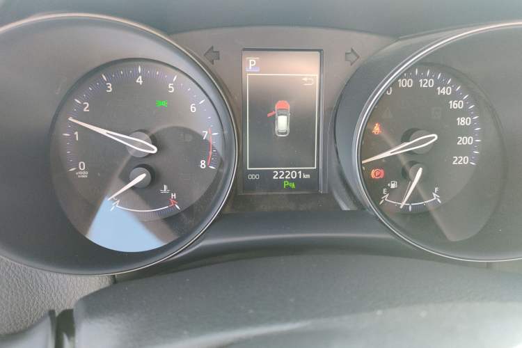 Used Toyota C-HR 2020 2.0L Leading Edition Odometer Close Up