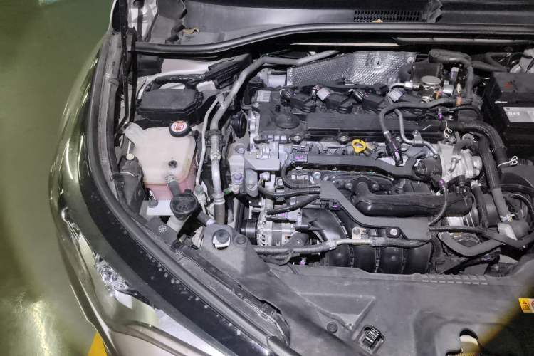 Used Toyota C-HR 2020 2.0L Leading Edition Engine Bay Right