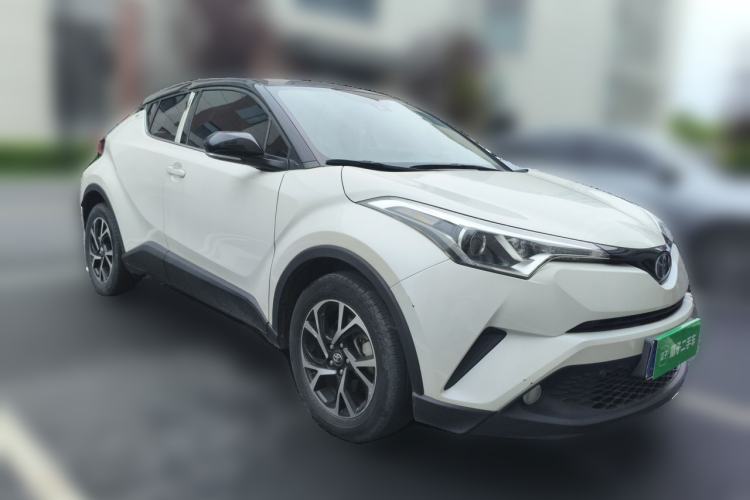 Used Toyota C-HR 2020 2.0L Leading Edition Front Right 45 Deg