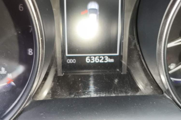 Used Toyota C-HR 2020 2.0L Leading Edition Odometer Close Up