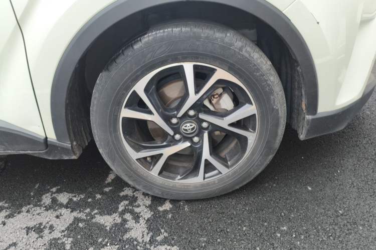 Used Toyota C-HR 2020 2.0L Leading Edition Right Front Wheel Hub