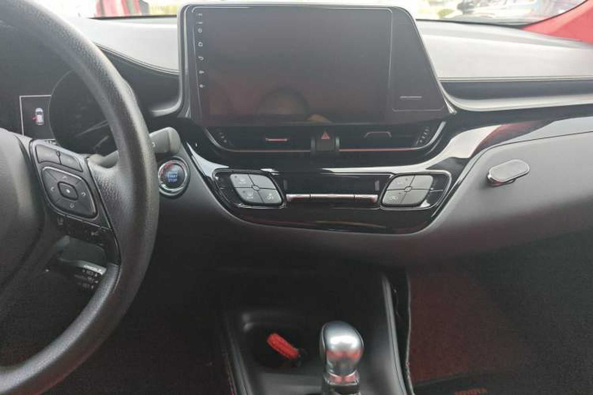 Used Toyota C-HR 2020 2.0L Comfort Edition Audio And AC Panel