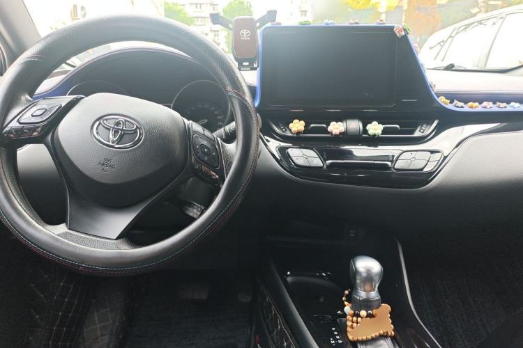 Used Toyota C-HR 2020 2.0L Leading Edition Center Console