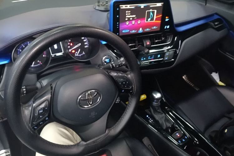 Used Toyota C-HR 2020 2.0L Leading Edition Center Console