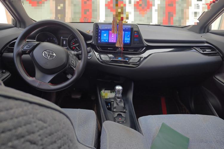 Used Toyota C-HR 2020 2.0L Comfort Edition Center Console