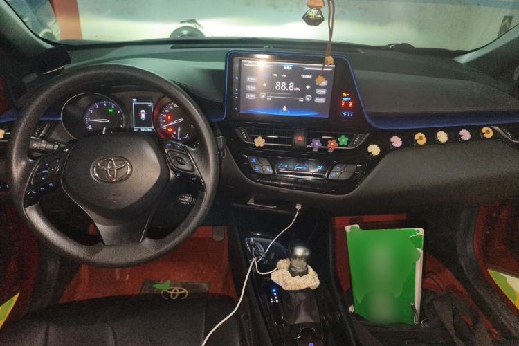 Used Toyota C-HR 2020 2.0L Comfort Edition Center Console