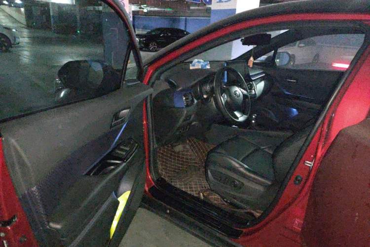 Used Toyota C-HR 2020 2.0L Leading Edition Driver Seat