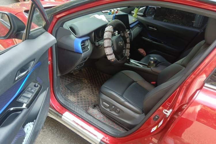 Used Toyota C-HR 2020 2.0L Leading Edition Driver Seat