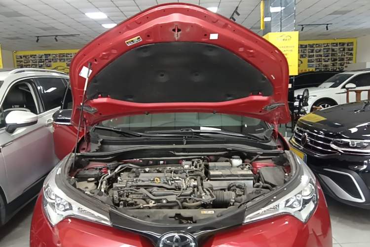 Used Toyota C-HR 2020 2.0L Leading Edition Engine Bay