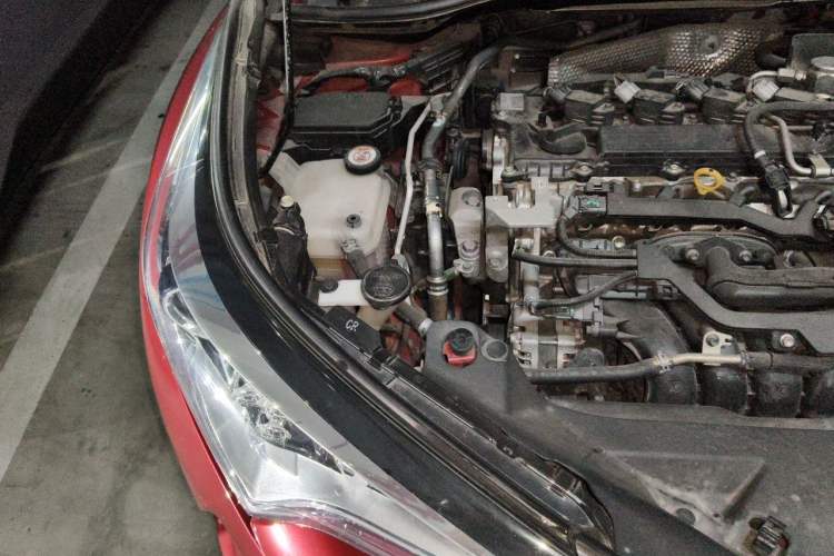 Used Toyota C-HR 2020 2.0L Leading Edition Engine Bay Right