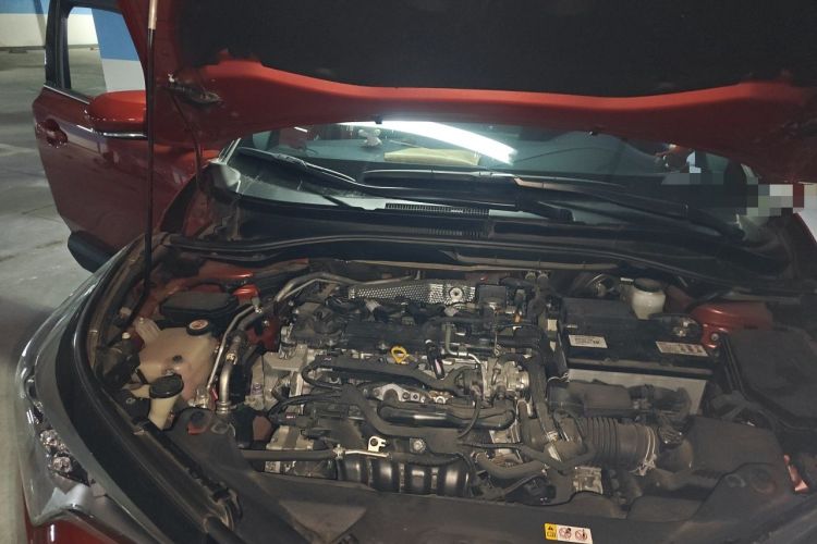 Used Toyota C-HR 2020 2.0L Leading Edition Engine Bay Right