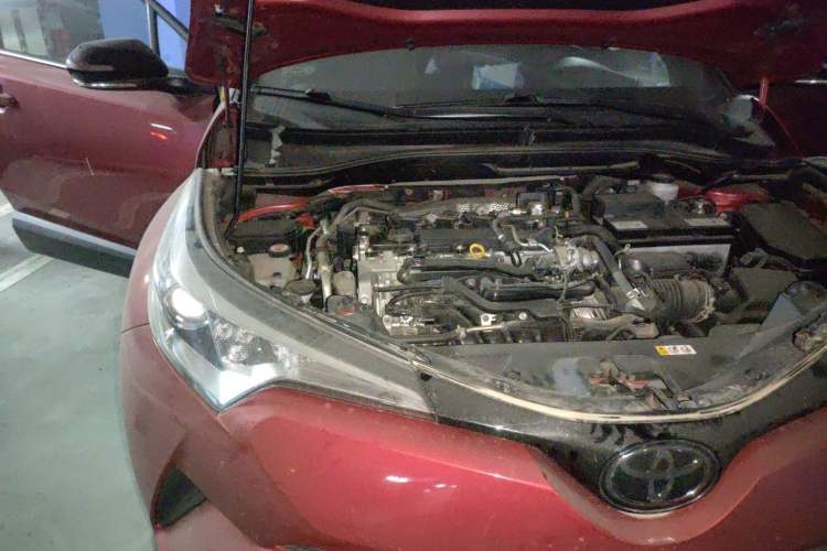Used Toyota C-HR 2020 2.0L Leading Edition Engine Bay Right