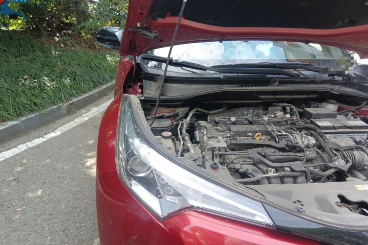 Used Toyota C-HR 2020 2.0L Leading Edition Engine Bay Right