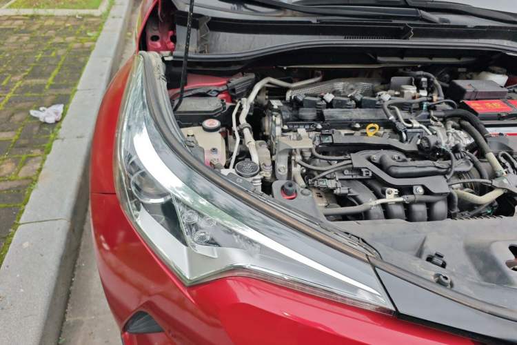 Used Toyota C-HR 2020 2.0L Leading Edition Engine Bay Right