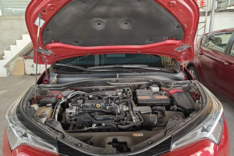 Used Toyota C-HR 2020 2.0L Leading Edition Engine Bay
