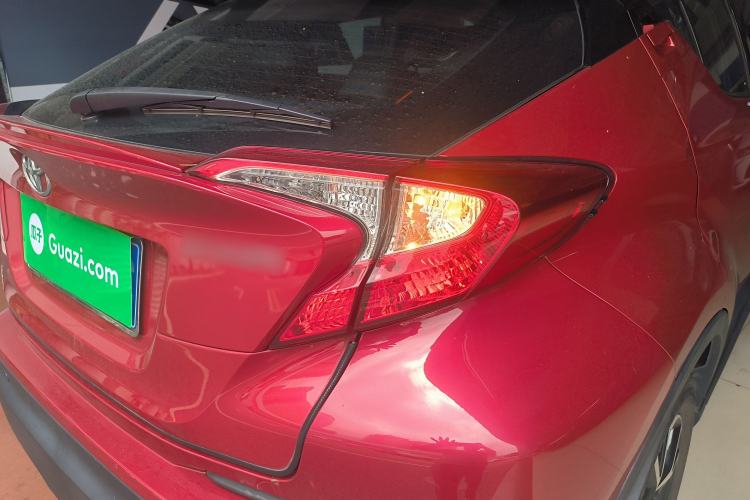 Used Toyota C-HR 2020 2.0L Leading Edition Exterior 3