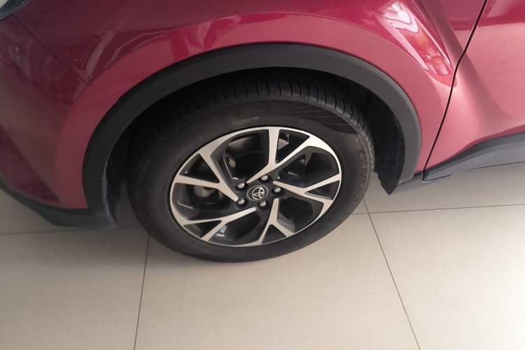 Used Toyota C-HR 2020 2.0L Leading Edition Exterior 4
