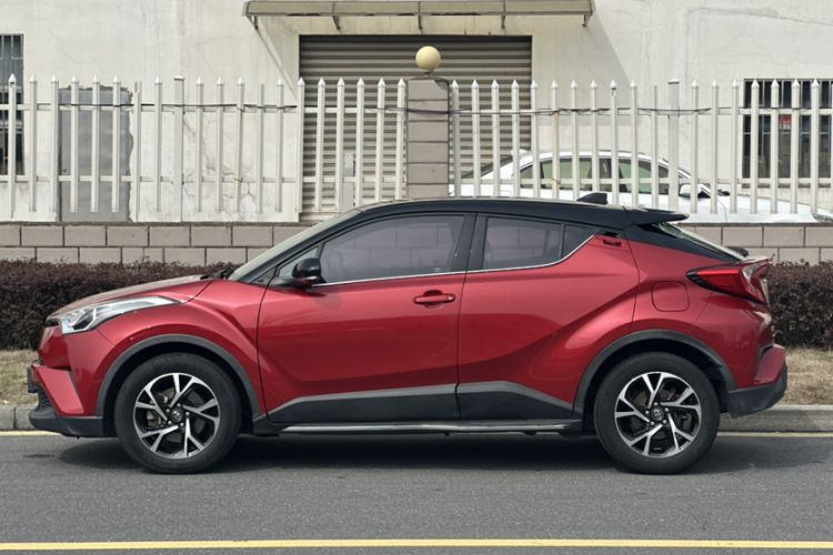 Used Toyota C-HR 2020 2.0L Leading Edition Exterior 4