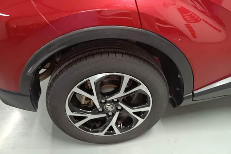 Used Toyota C-HR 2020 2.0L Leading Edition Exterior 5