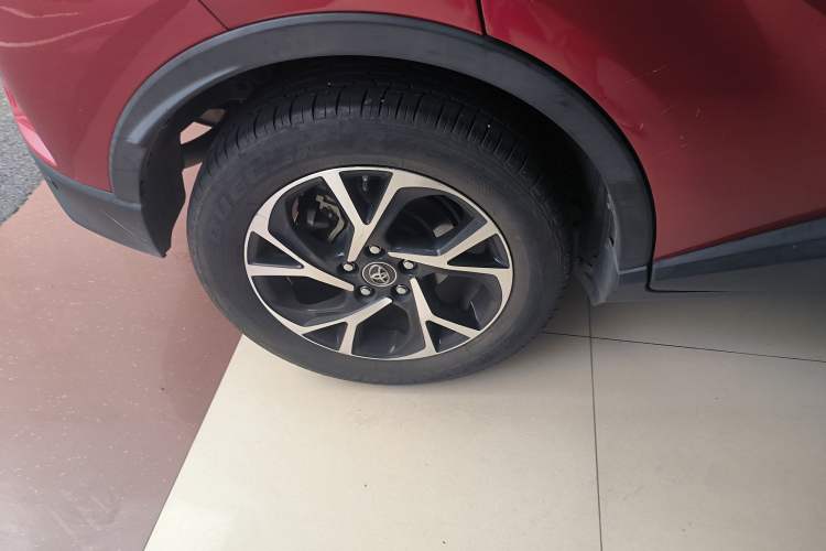 Used Toyota C-HR 2020 2.0L Leading Edition Exterior 5