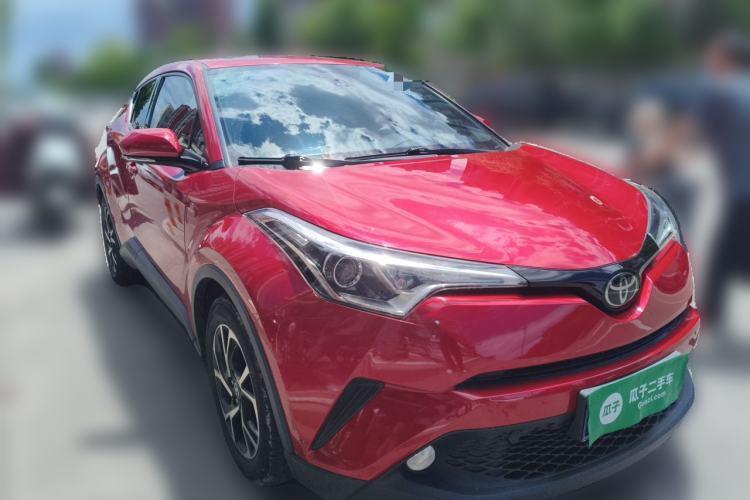 Used Toyota C-HR 2020 2.0L Leading Edition Front Right 45 Deg