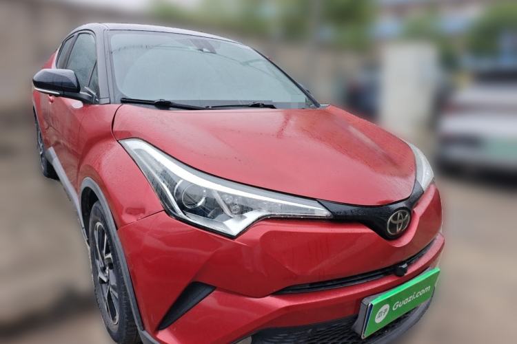 Used Toyota C-HR 2020 2.0L Leading Edition Front Right 45 Deg