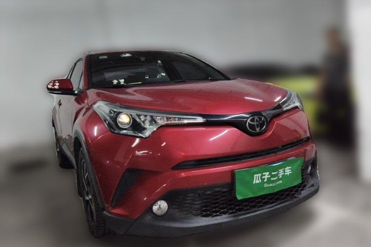 Used Toyota C-HR 2020 2.0L Leading Edition Front Right 45 Deg
