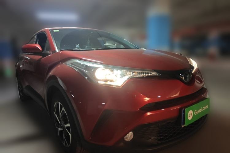 Used Toyota C-HR 2020 2.0L Leading Edition Front Right 45 Deg