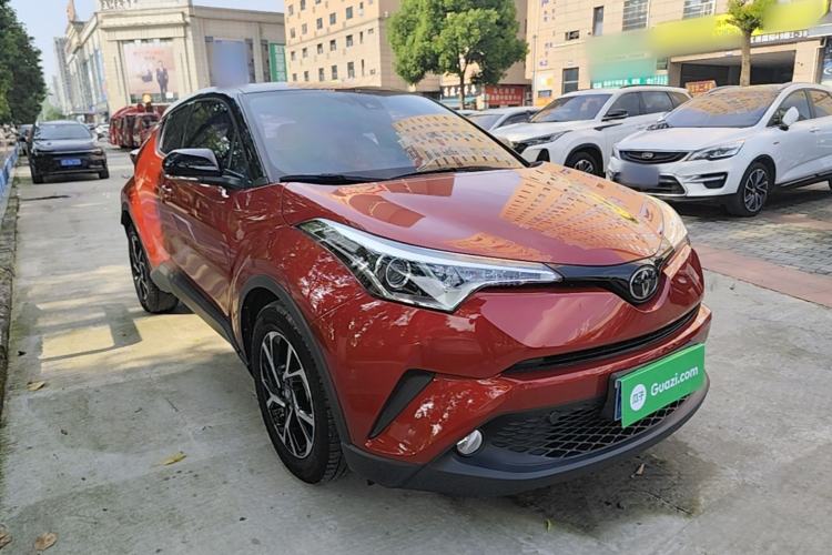 Used Toyota C-HR 2020 2.0L Leading Edition Front Right 45 Deg