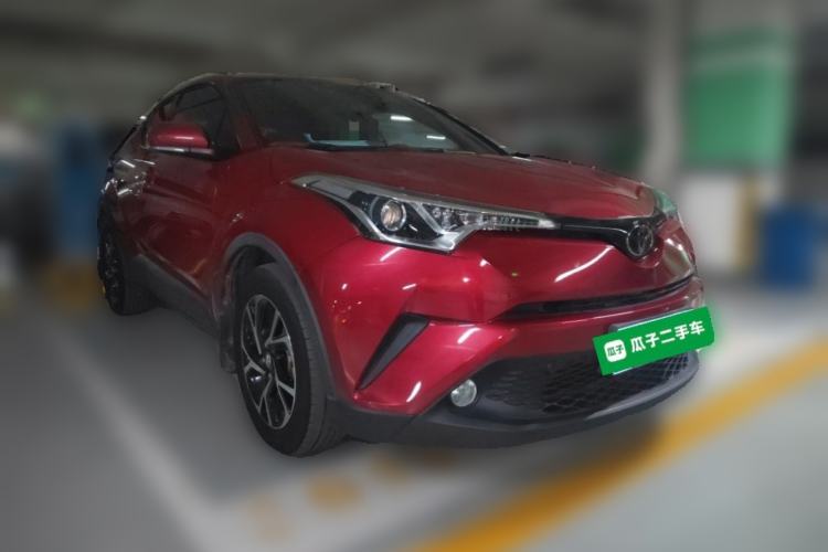 Used Toyota C-HR 2020 2.0L Leading Edition Front Right 45 Deg