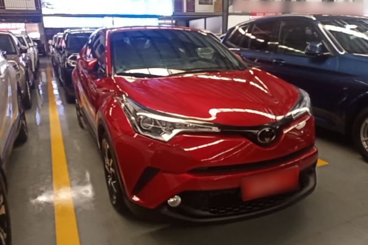 Used Toyota C-HR 2020 2.0L Leading Edition Front Right 45 Deg