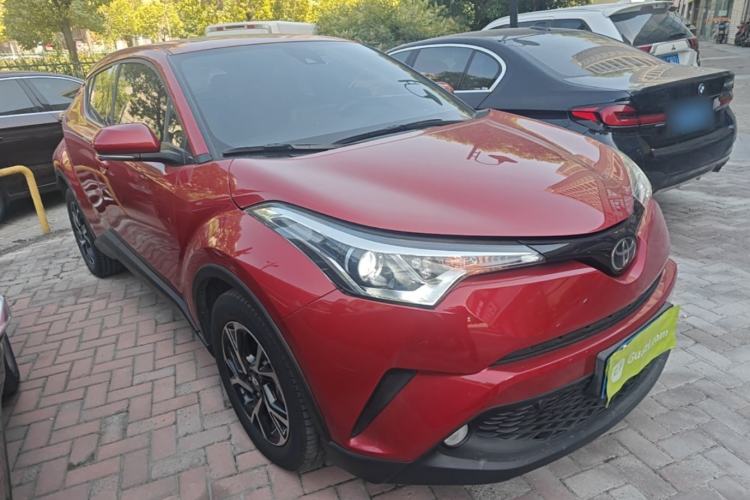 Used Toyota C-HR 2020 2.0L Leading Edition Front Right 45 Deg