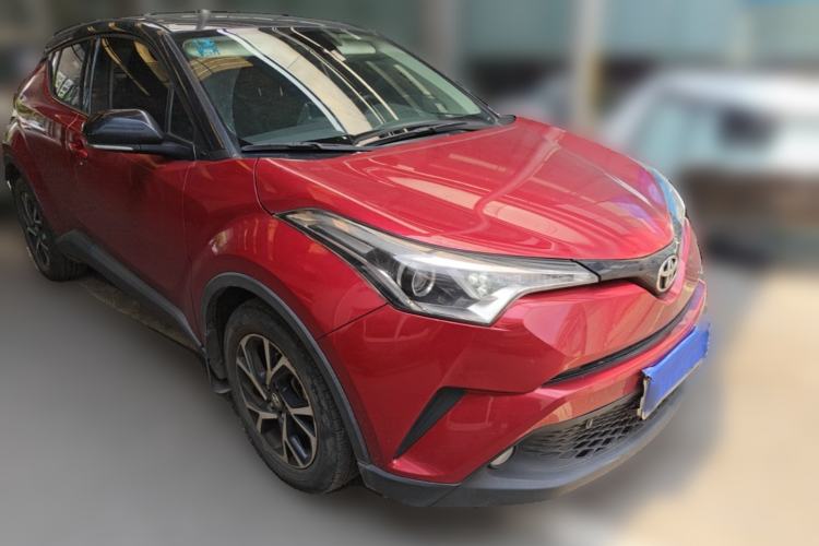 Used Toyota C-HR 2020 2.0L Leading Edition Front Right 45 Deg