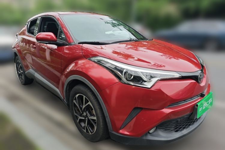 Used Toyota C-HR 2020 2.0L Leading Edition Front Right 45 Deg